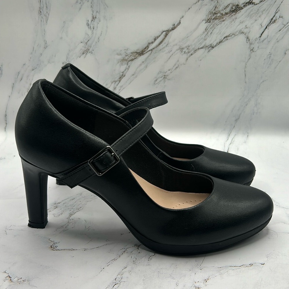 Clark’s Ambyr Shine Black Leather Pumps Mary Jane Size 7.5